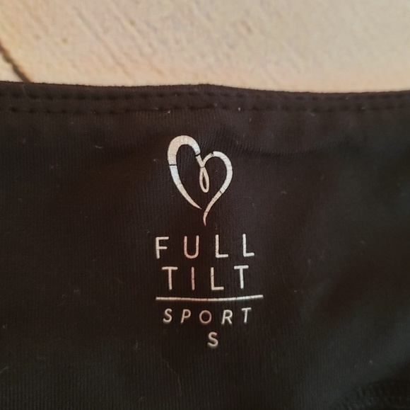 FULL TILT | Sport Capri Leggings | Small - Picture 4 of 8
